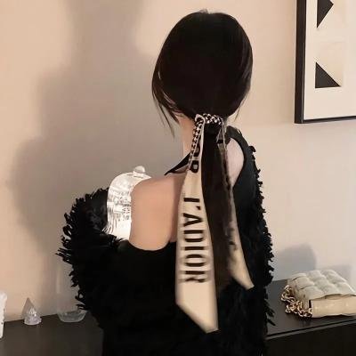 报告王爷，王妃是只猫